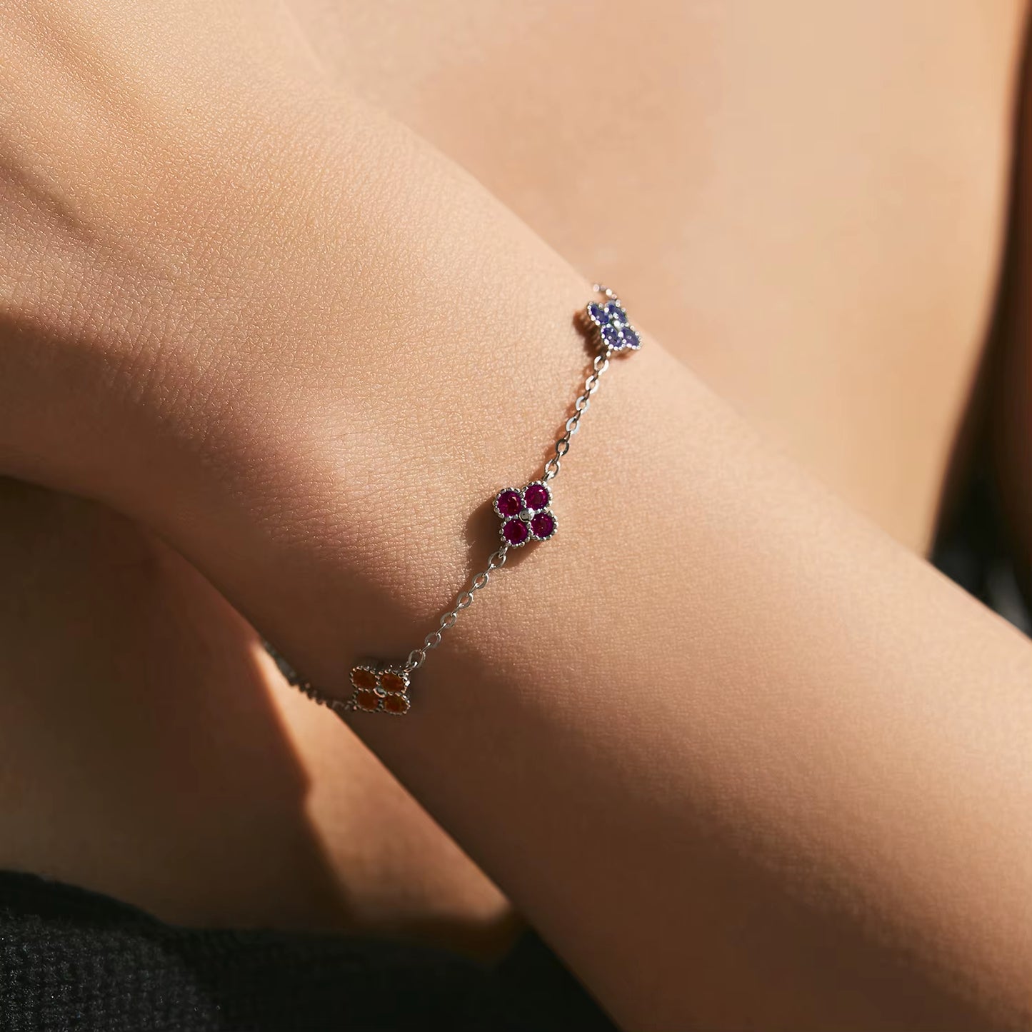 Exquisite 925 Sterling Silver Four Leaf Clover Bracelet Adorned with Colorful Zirconia for Women - A Trendy and Elegant Fashion Accessory