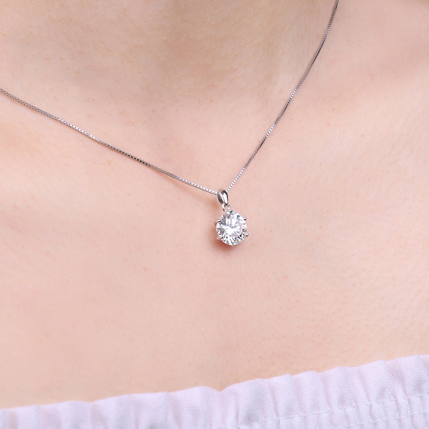 Exquisite Moissanite D Color Round Pendant Necklace in 925 Sterling Silver - A Timeless Elegance for Women