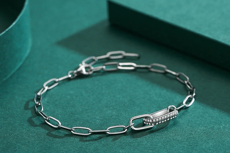 Exquisite Trendy 925 Sterling Silver Geometric Link Lock Bracelet for Women Featuring Dazzling Zirconia Chains