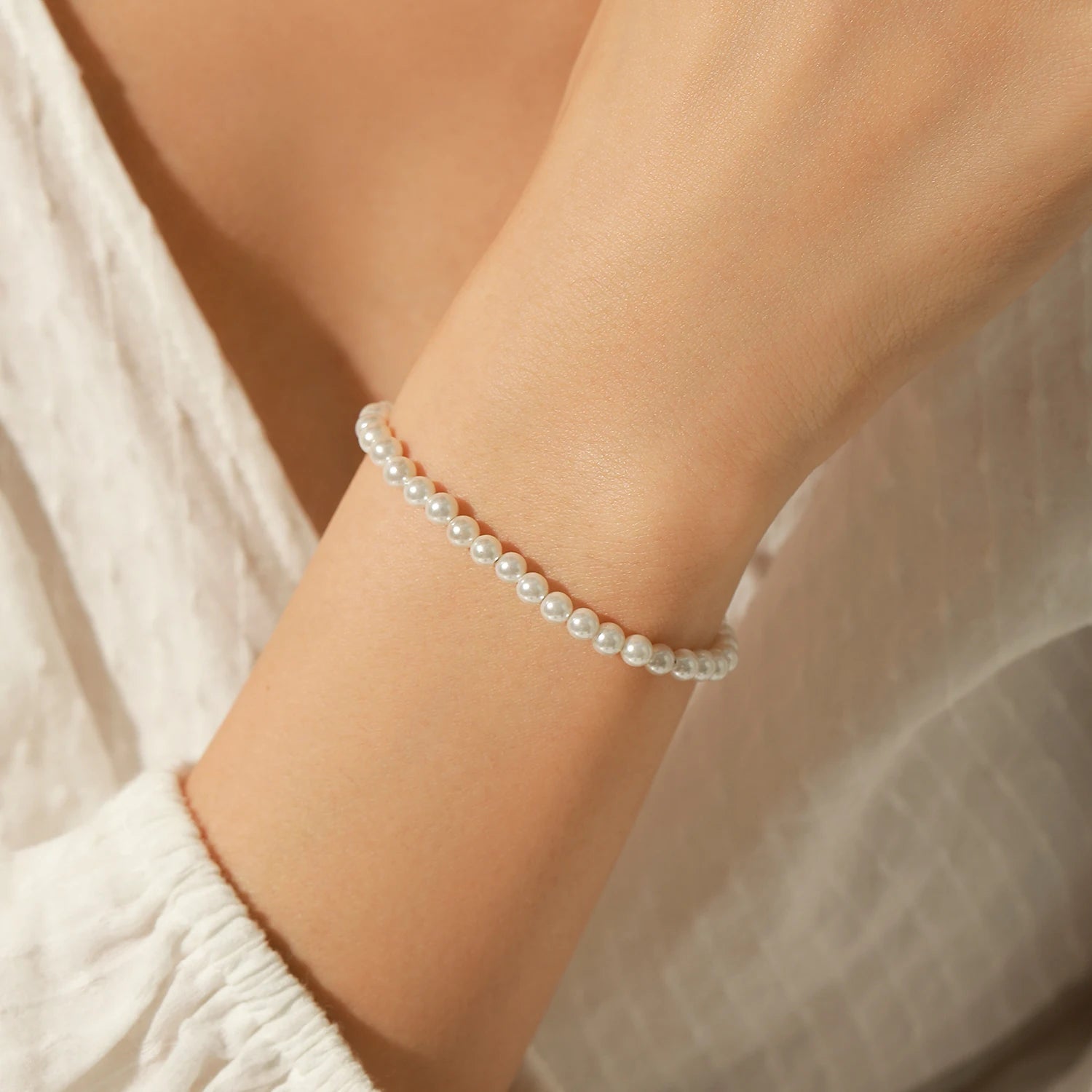 Elegantly Crafted 925 Sterling Silver Stackable Shell Pearl Bracelet - Perfect for Women's Parties and Fine Jewelry Collections