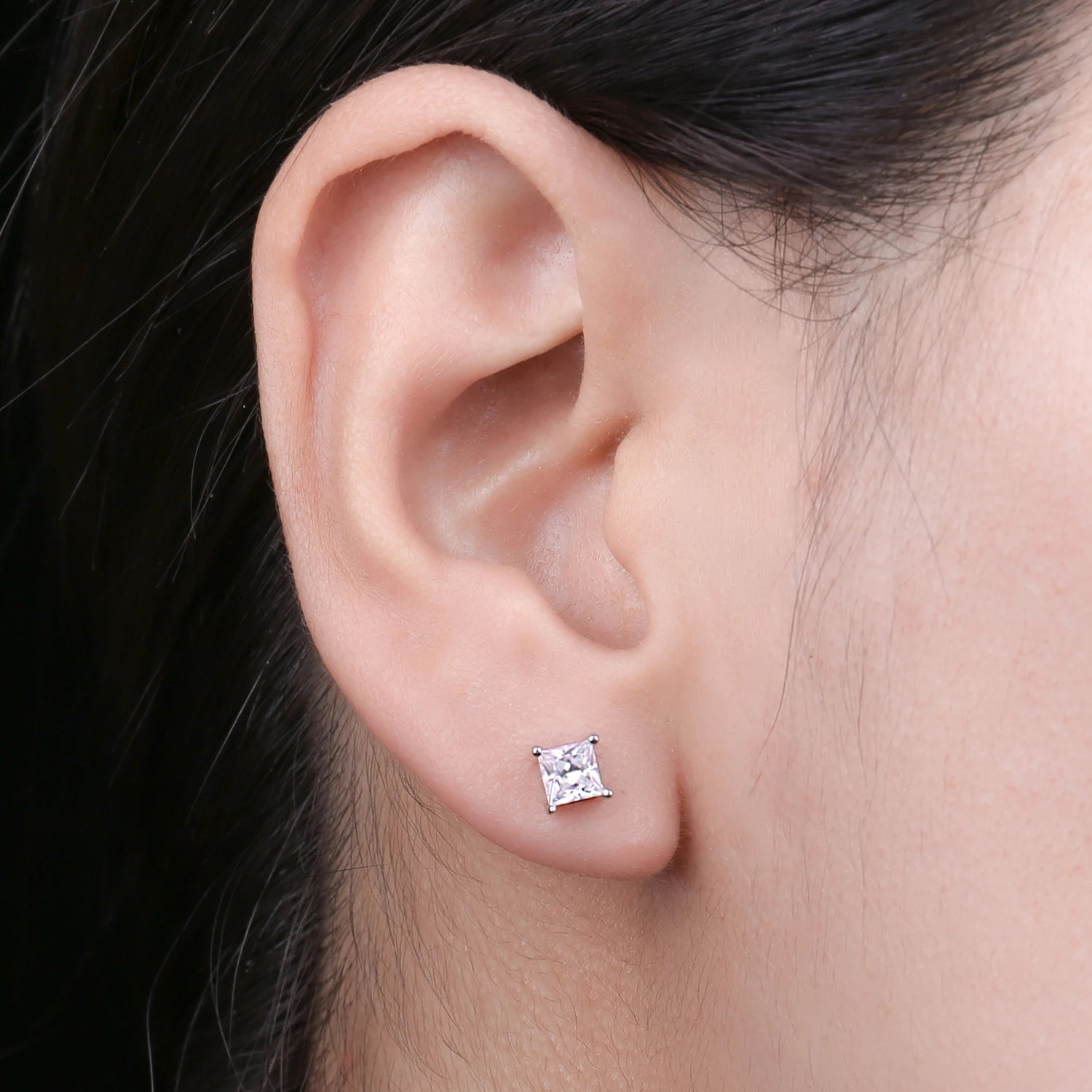 Exquisite Princess Cut 5A Cubic Zirconia Engagement Stud Earrings in 925 Sterling Silver - Perfect for Weddings and Anniversaries